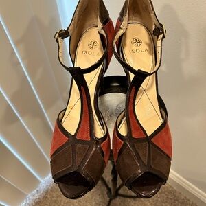 Isola Brown and Red Heels Elegant Strappy Design